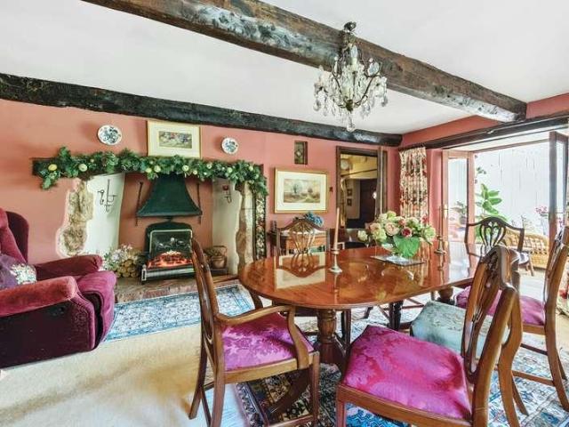 4 bed house for sale