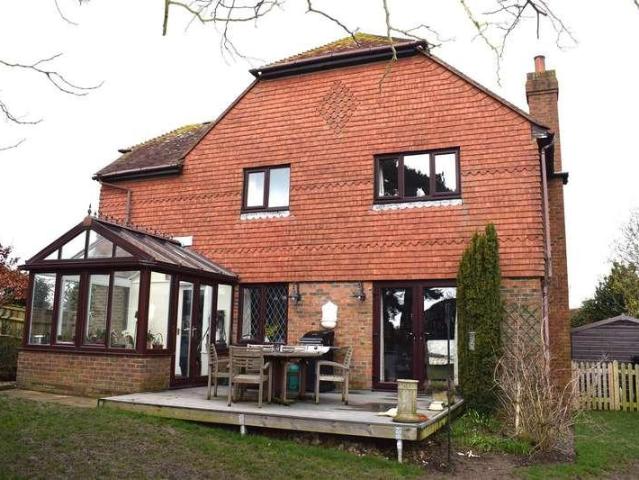 4 bed house for sale