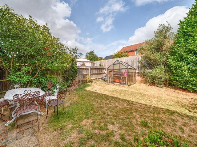 4 bed house for sale
