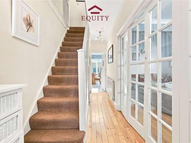 4 bed house for sale