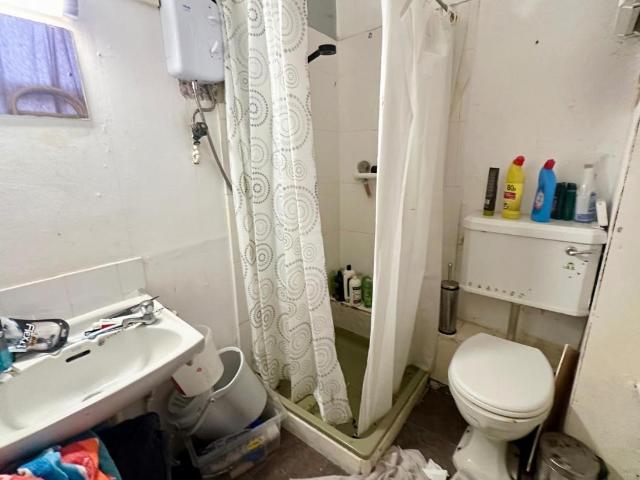 4 bed flat for sale
