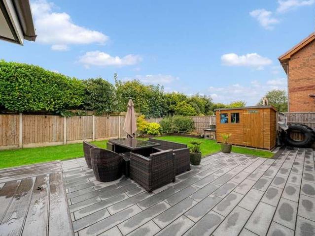 4 bed house for sale