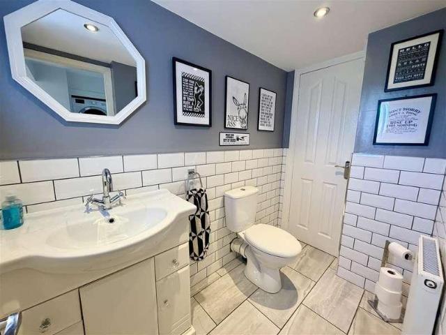 4 bed house for sale