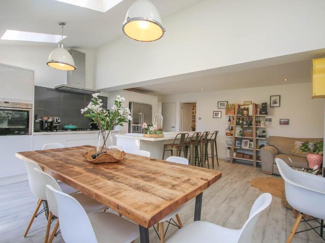 4 bed house for sale