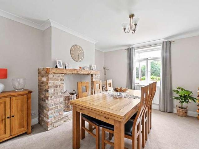 4 bed house for sale