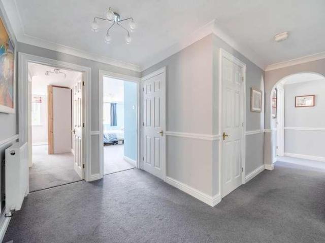 4 bed house for sale