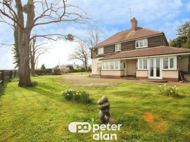 4 bed house for sale