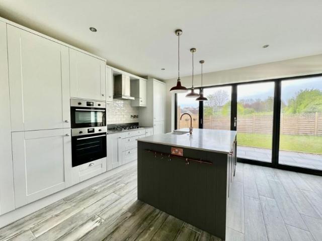 4 bed house for sale