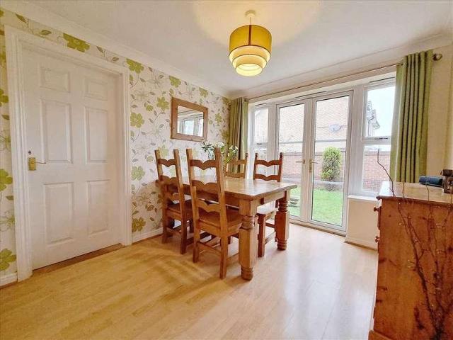 4 bed house for sale