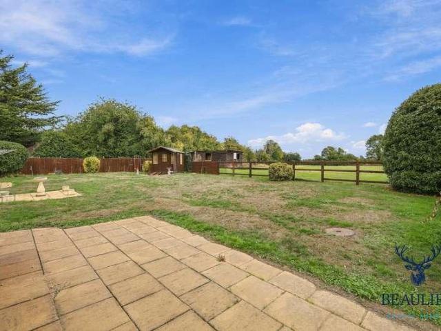 4 bed house for sale