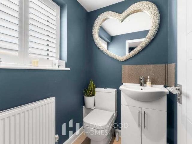 4 bed house for sale