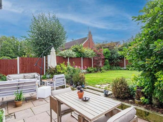 4 bed house for sale