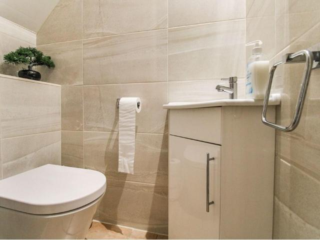 4 bed house for sale