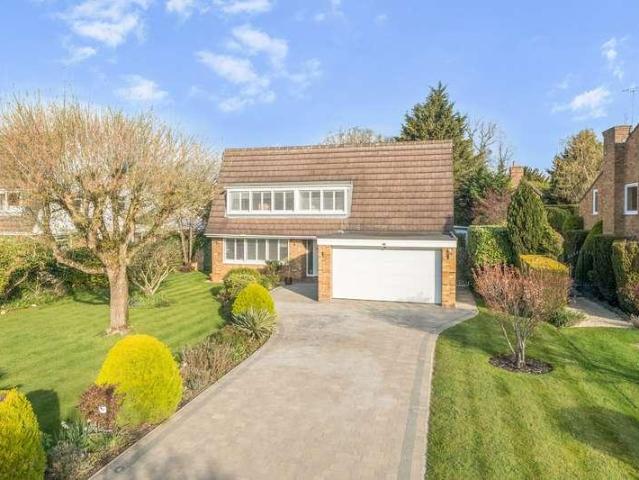 4 bed house for sale