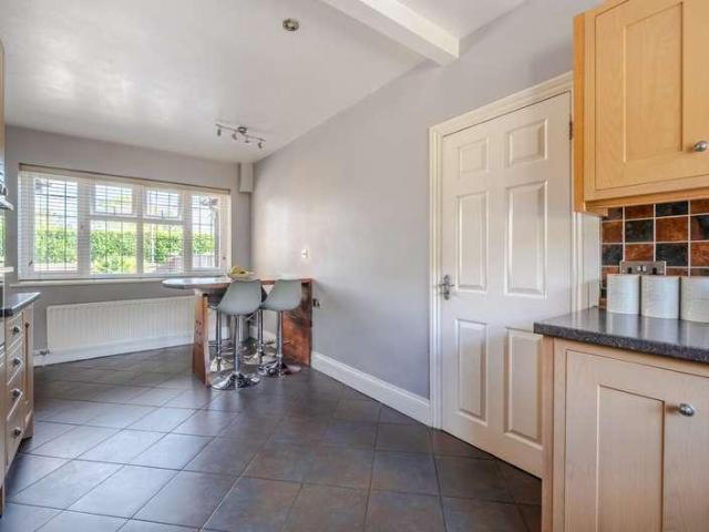 4 bed house for sale