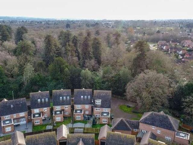 4 bed house for sale