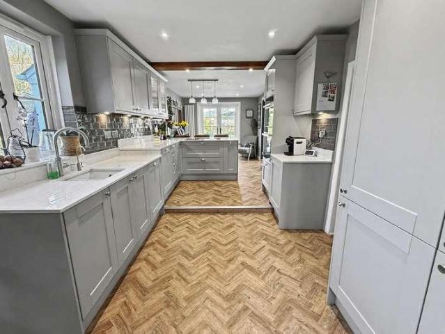 4 bed house for sale