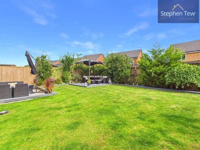 4 bed house for sale