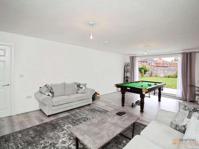 4 bed house for sale