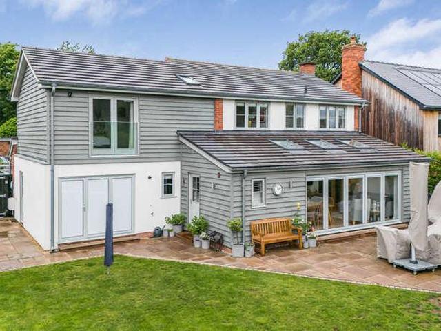 4 bed house for sale