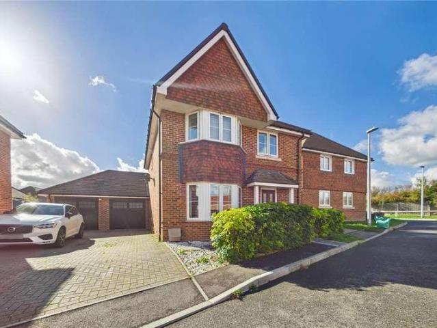 4 bed house for sale