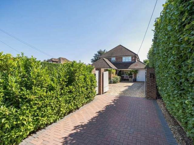 4 bed house for sale