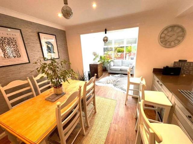 4 bed house for sale