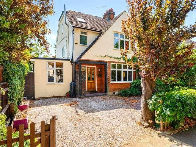 4 bed house for sale