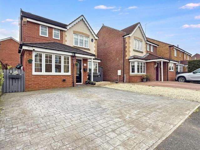 4 bed house for sale