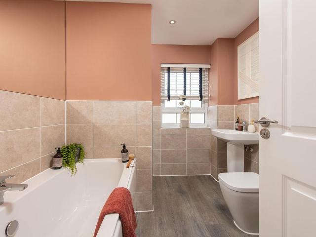 4 bed house for sale