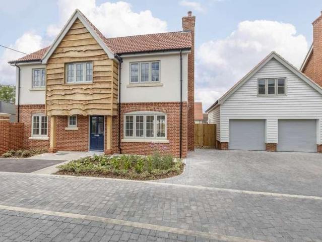 4 bed house for sale