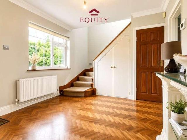 4 bed house for sale