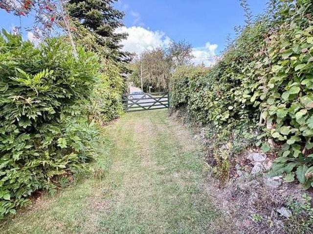 4 bed house for sale