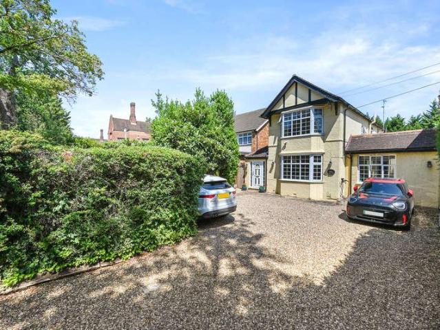 4 bed house for sale