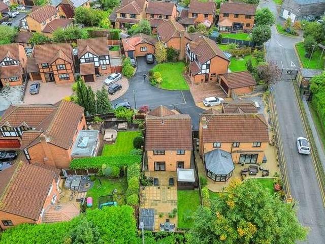 4 bed house for sale