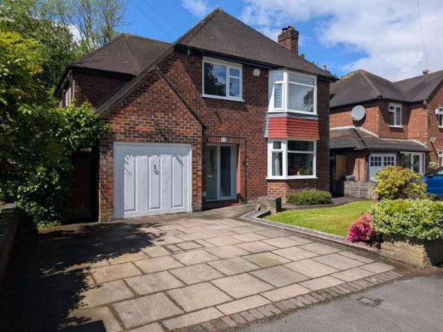 4 bed house for sale