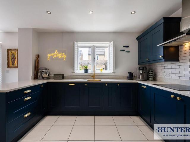 4 bed house for sale