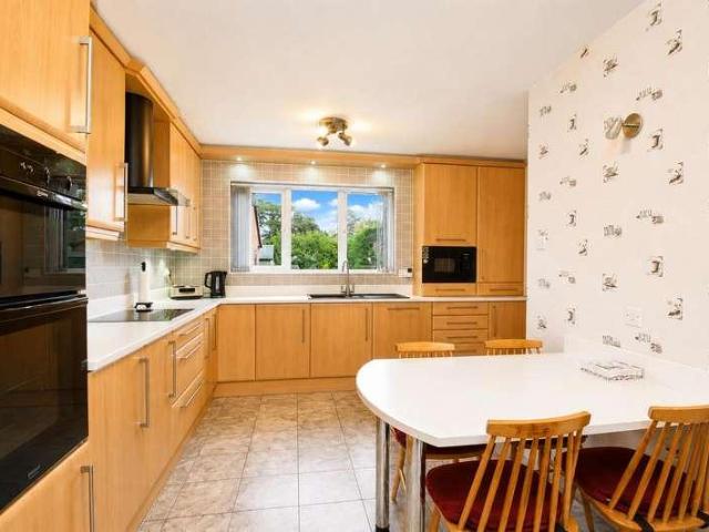 4 bed house for sale