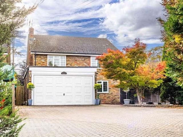 4 bed house for sale