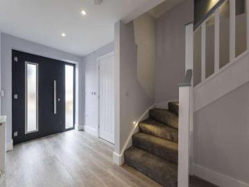 4 bed house for sale