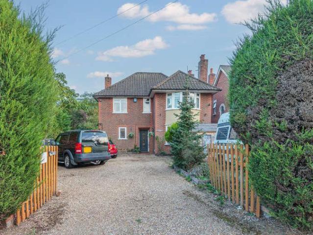 4 bed house for sale
