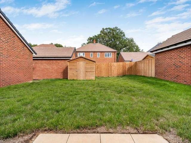 4 bed house for sale