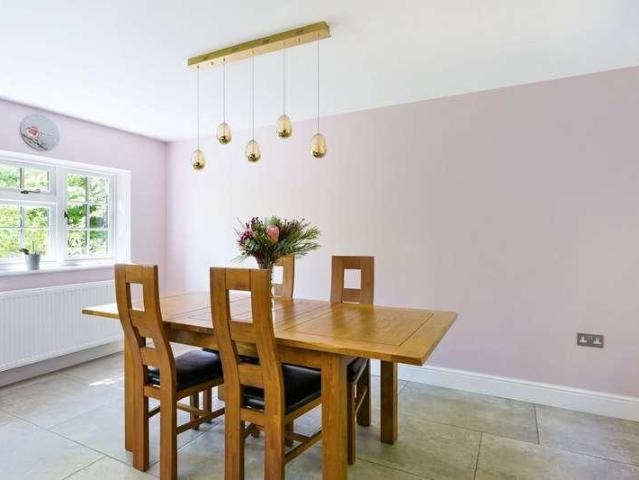 4 bed house for sale