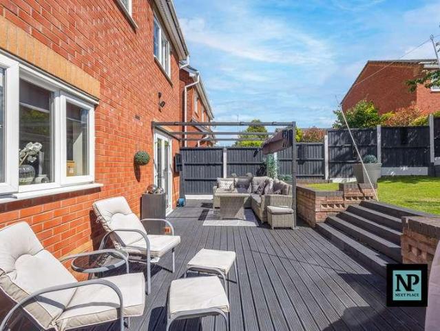 4 bed house for sale