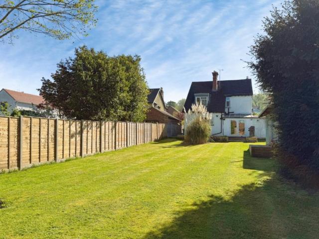4 bed house for sale