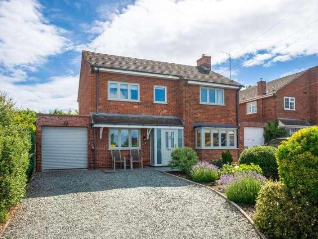4 bed house for sale