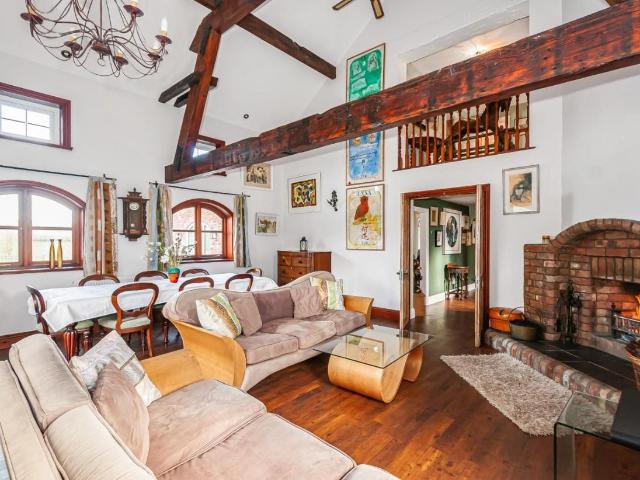 4 bed house for sale