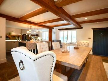 4 bed house for sale