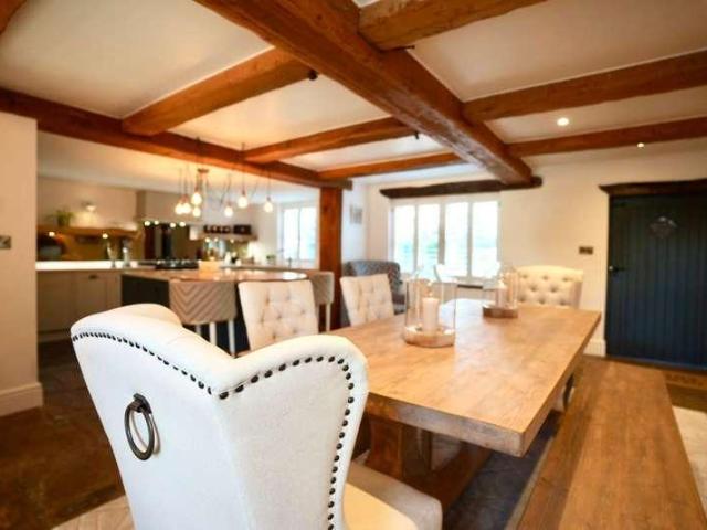 4 bed house for sale