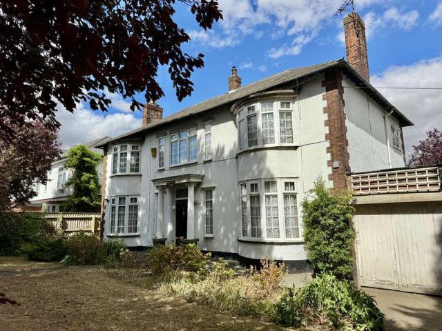 4 bed house for sale